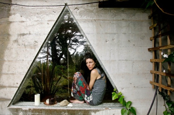 Triangular windows darken - window blinds or window films apply