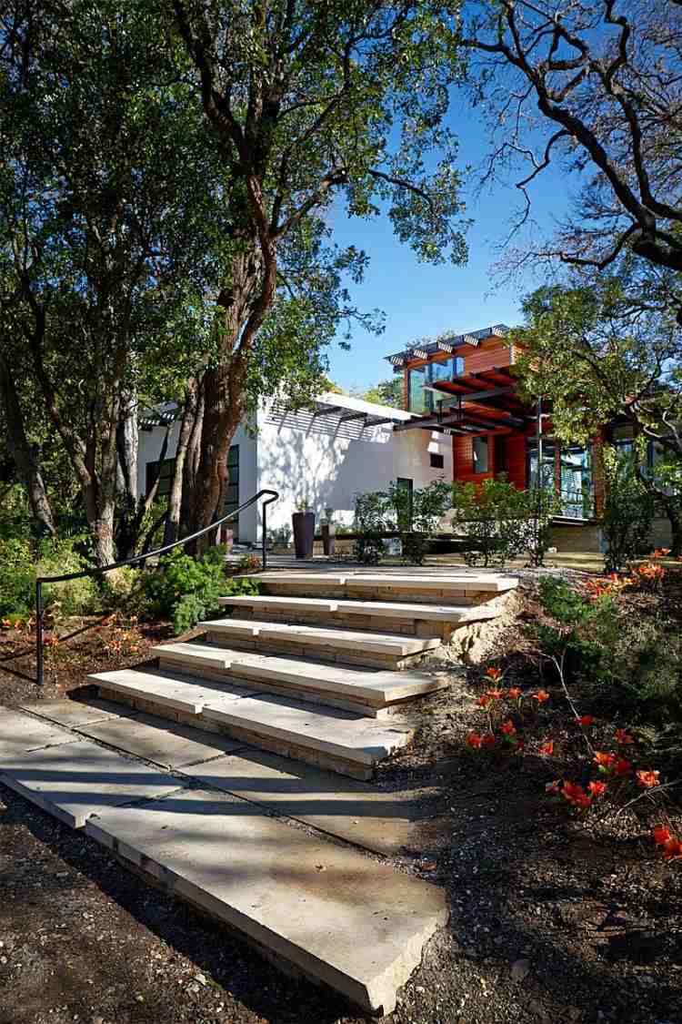 Green Lantern residence in Texas - a great example of sustainable architecture Green Lantern residence in Texas - a great example of sustainable architecture