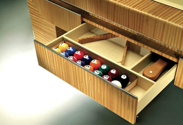 Chic pool table - great entertainment with Bolero by Tresserra