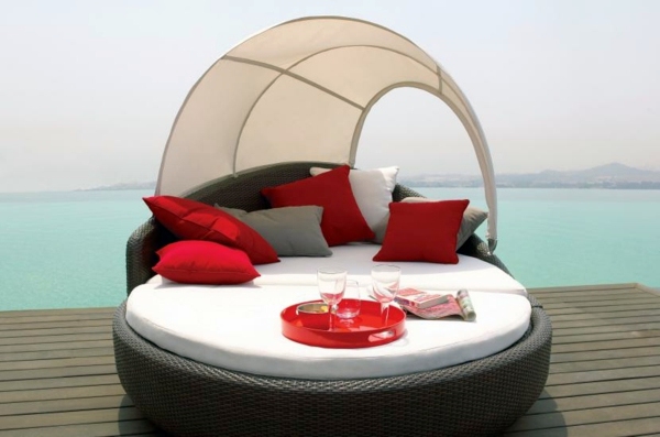 Modern Outdoor Furniture by Gloster - the modular Eclipse Collection