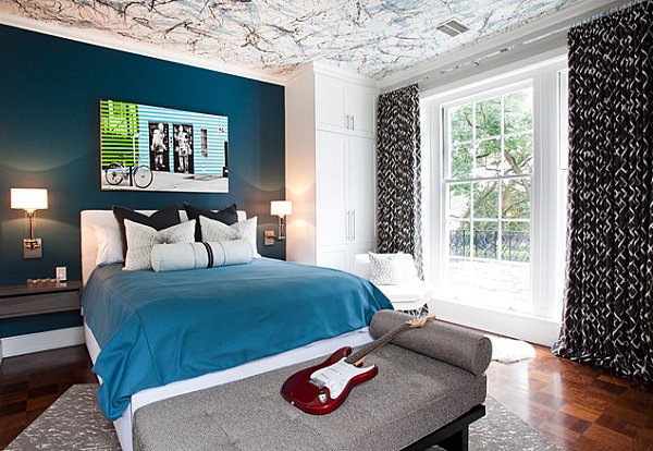 Wall colors in the bedroom, jump immediately apparent