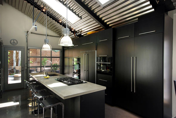Black kitchen furniture and fancy details for your inspiration