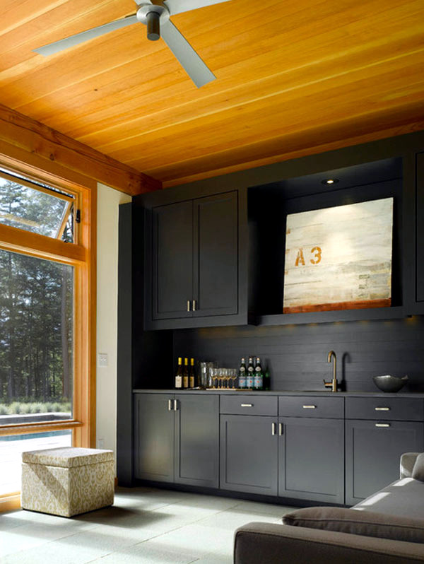 Black kitchen furniture and fancy details for your inspiration