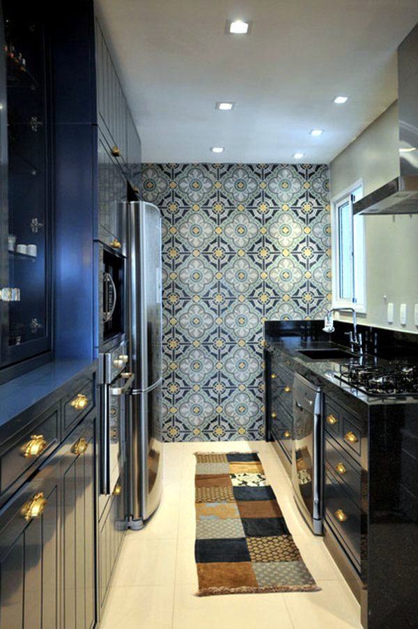 Black kitchen furniture and fancy details for your inspiration
