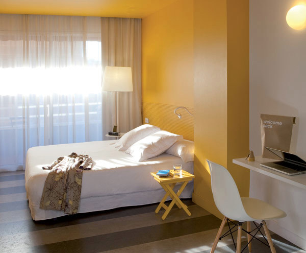 Holá the charm of the 60s: simple hotel located in Barcelona Chic