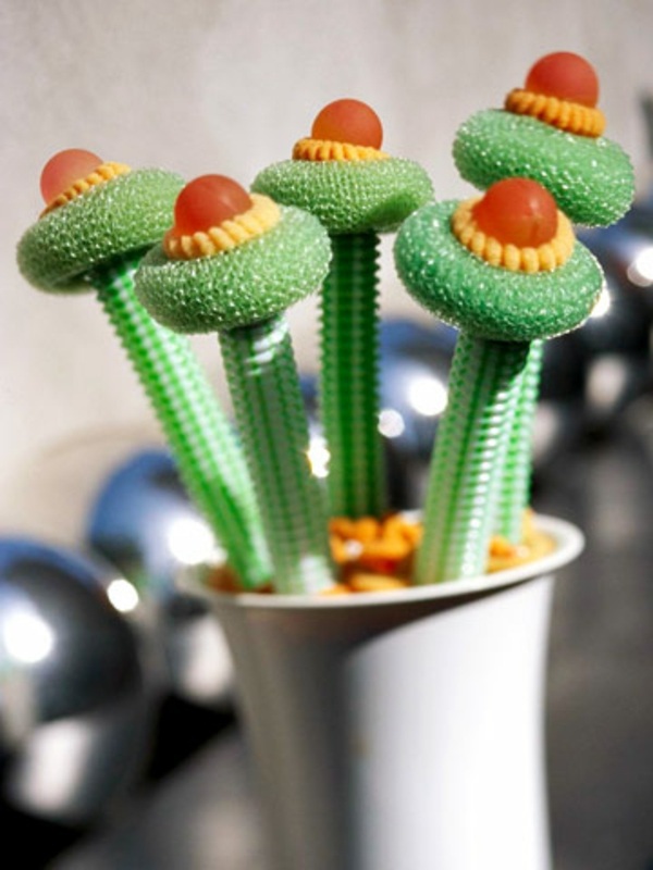 Gartendeko ideas from inexpensive plastics and materials