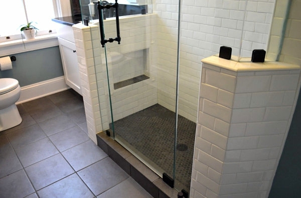 A few tips for the bathroom accessories and bathroom design, which enlarge the space A few tips for the bathroom accessories and bathroom design, which enlarge the space