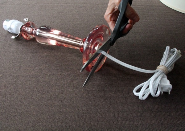 Beautiful table lamp yourself make - Brighten your night outdoors!