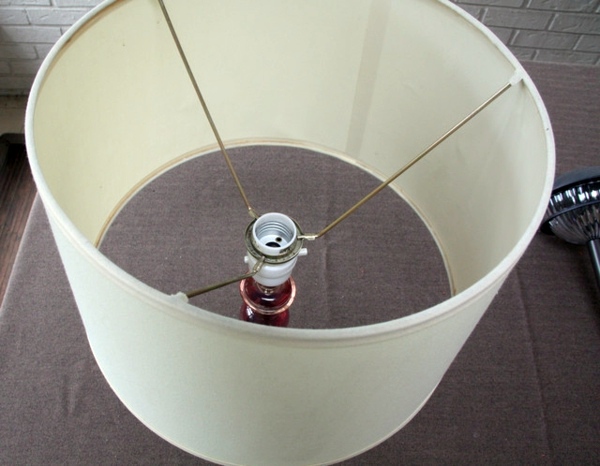 Beautiful table lamp yourself make - Brighten your night outdoors!