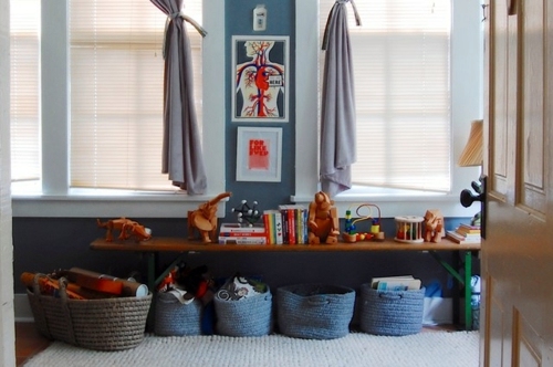 Old house with unusual interior - creativity and color play in an old apartment in Mississippi