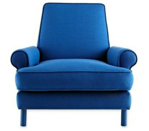 Designer items in cobalt blue - a popular accent in the interior