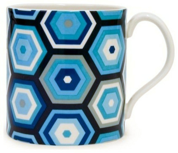 Designer items in cobalt blue - a popular accent in the interior