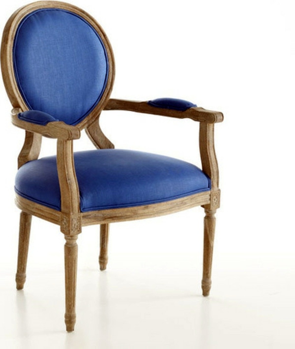 Designer items in cobalt blue - a popular accent in the interior