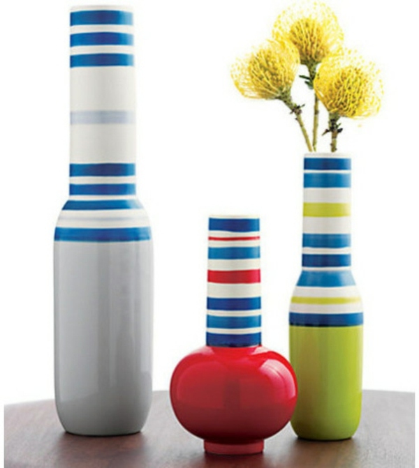 Designer items in cobalt blue - a popular accent in the interior