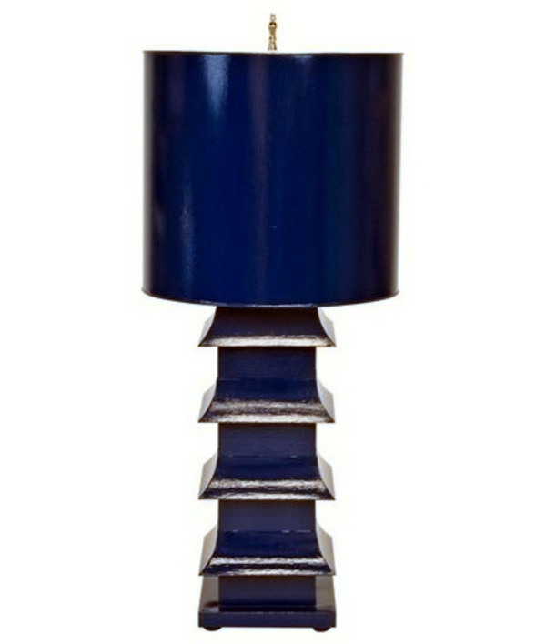Designer items in cobalt blue - a popular accent in the interior