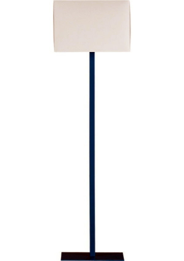 Designer items in cobalt blue - a popular accent in the interior