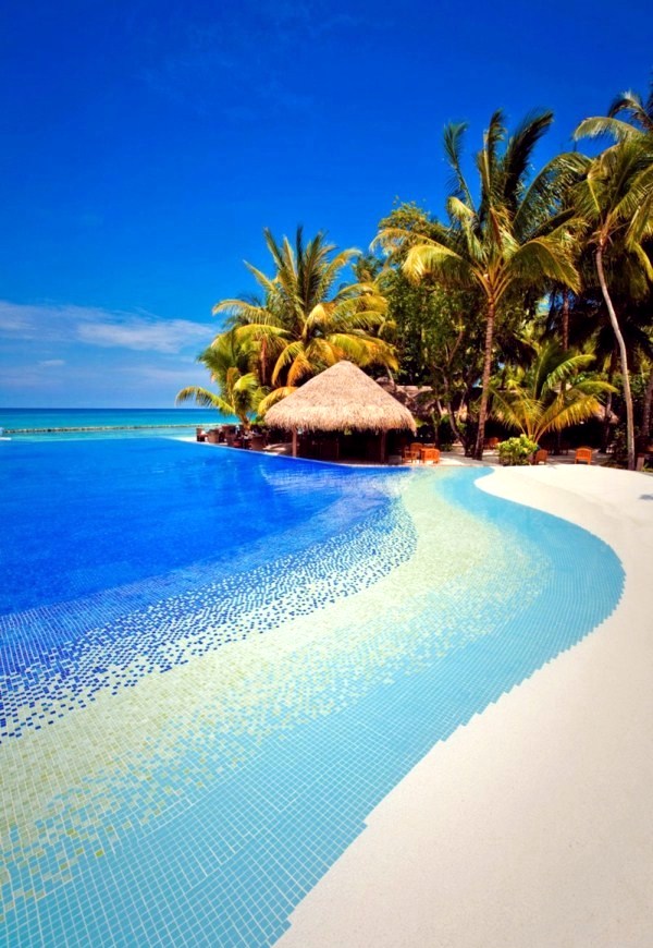Luxurious Bungalows in the Maldives Luxurious Bungalows in the Maldives