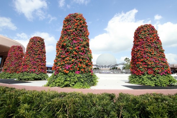 Cool flower towers - the absolute flowery garden design Cool flower towers - the absolute flowery garden design