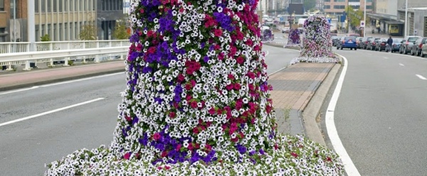 Cool flower towers - the absolute flowery garden design
