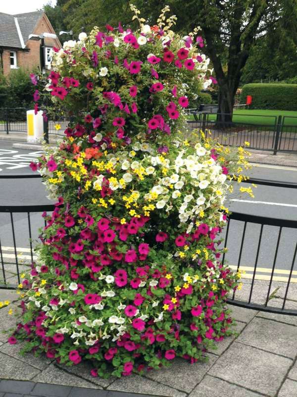 Cool flower towers the absolute flowery garden design Avso
