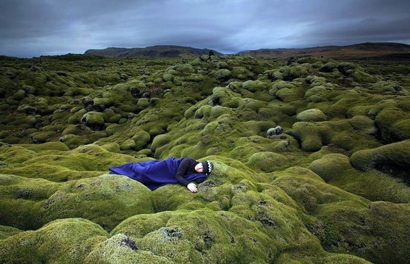 Small people, lost in the majesty of nature