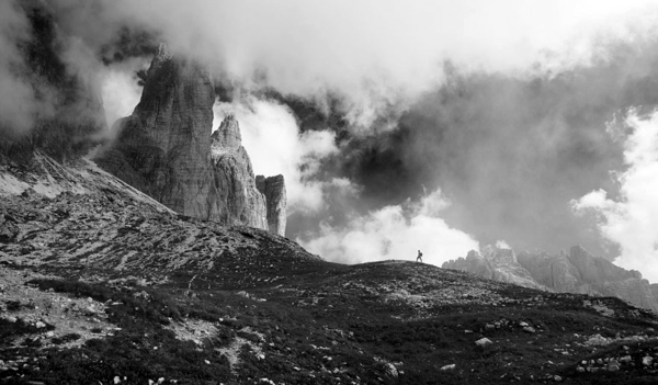 Small people, lost in the majesty of nature