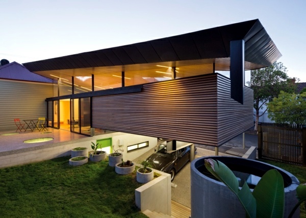 Unconventional house cultivation on two levels