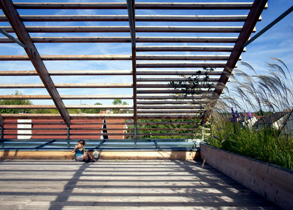 Sustainable eco-house in Paris with a flexible layout Sustainable eco-house in Paris with a flexible layout