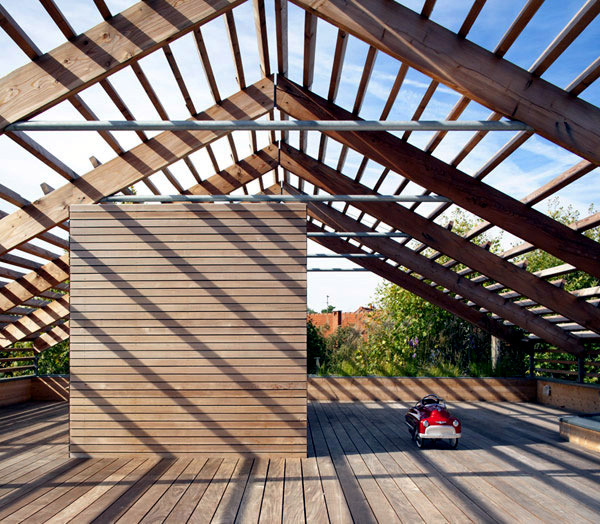 Sustainable eco-house in Paris with a flexible layout Sustainable eco-house in Paris with a flexible layout
