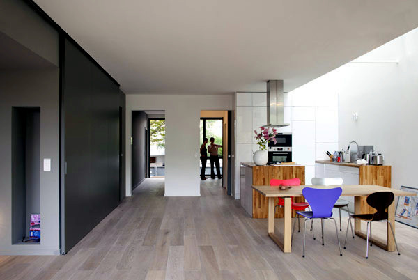 Sustainable eco-house in Paris with a flexible layout Sustainable eco-house in Paris with a flexible layout