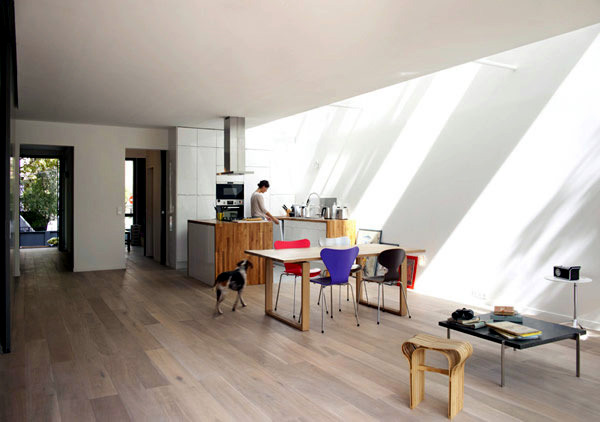 Sustainable eco-house in Paris with a flexible layout Sustainable eco-house in Paris with a flexible layout