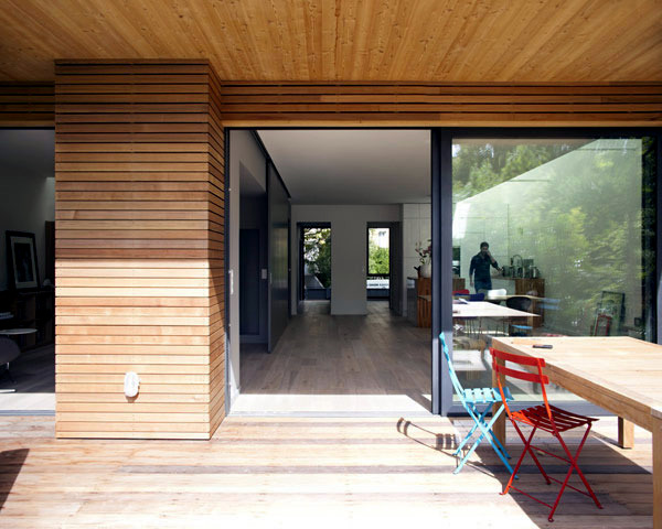 Sustainable eco-house in Paris with a flexible layout Sustainable eco-house in Paris with a flexible layout