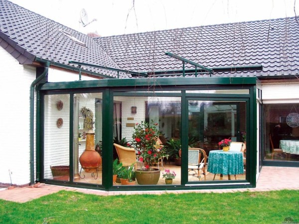 Balcony or terrace glass conservatory - Build on a beautiful winter garden Balcony or terrace glass conservatory - Build on a beautiful winter garden