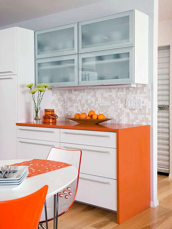 Compact kitchens that make the small space look bigger