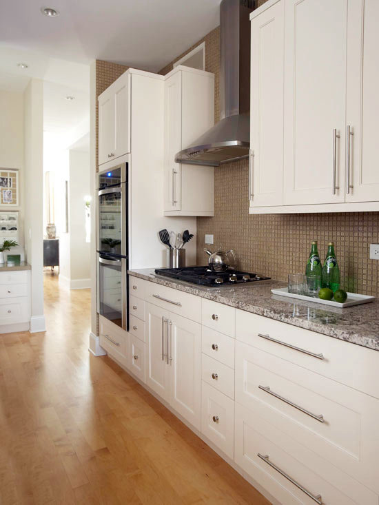 Compact kitchens that make the small space look bigger