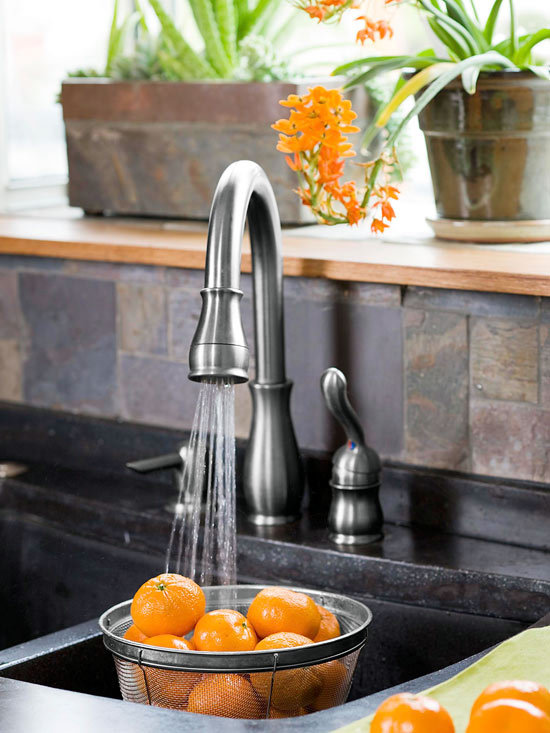 Compact kitchens that make the small space look bigger