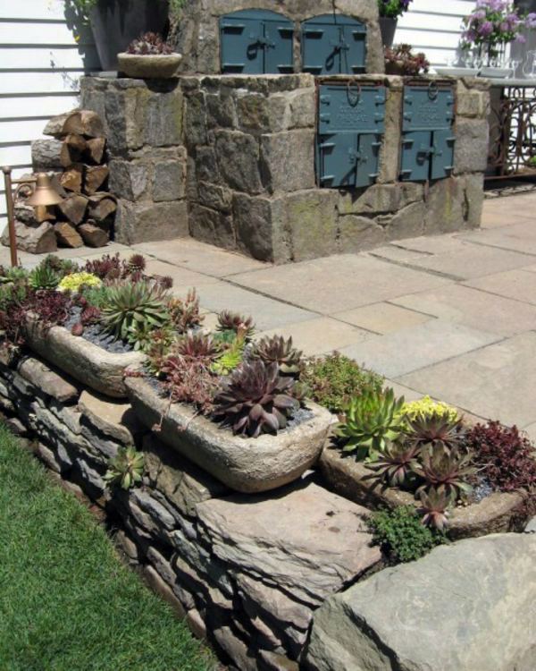 Great garden design with decoration of flower pots Great garden design with decoration of flower pots