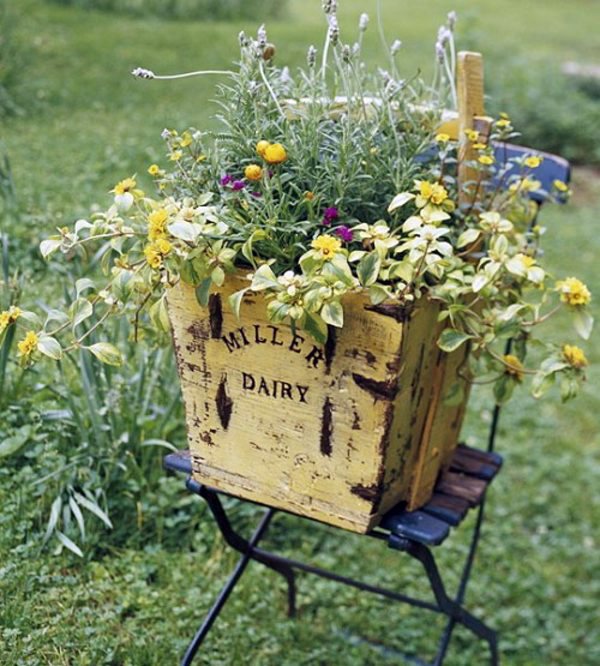 Great garden design with decoration of flower pots Great garden design with decoration of flower pots