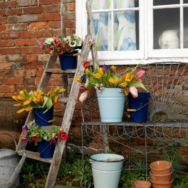Great garden design with decoration of flower pots Great garden design with decoration of flower pots