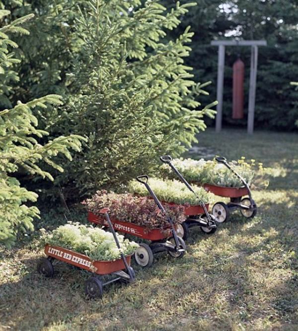 Great garden design with decoration of flower pots Great garden design with decoration of flower pots
