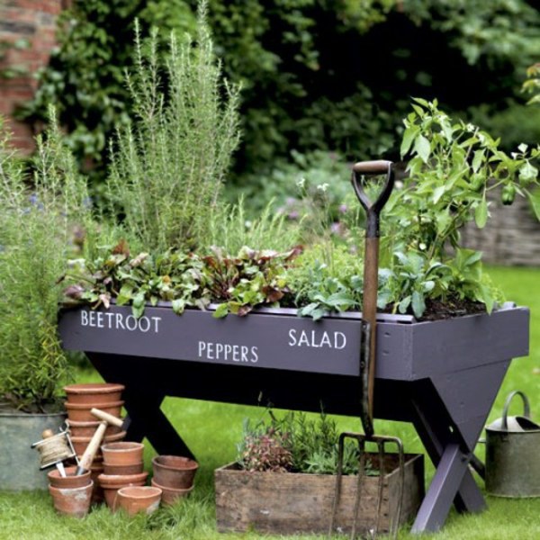 Great garden design with decoration of flower pots Great garden design with decoration of flower pots