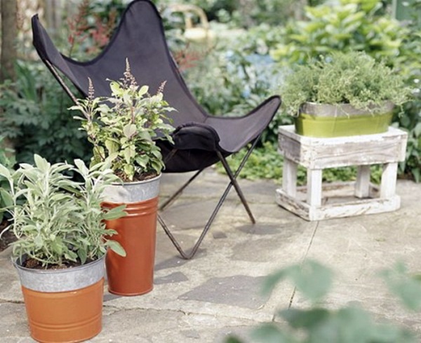 Great garden design with decoration of flower pots Great garden design with decoration of flower pots