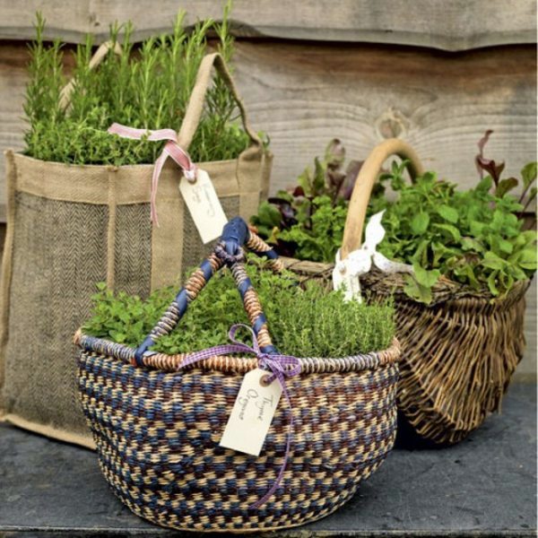 Great garden design with decoration of flower pots Great garden design with decoration of flower pots