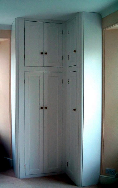 Corner wardrobe