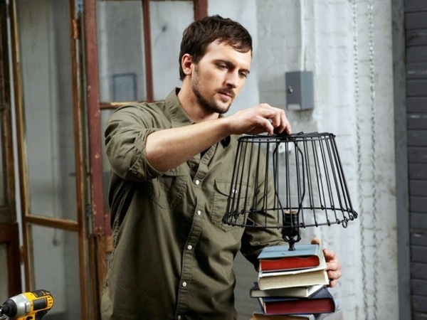 DIY table lamp with base from books DIY table lamp with base from books
