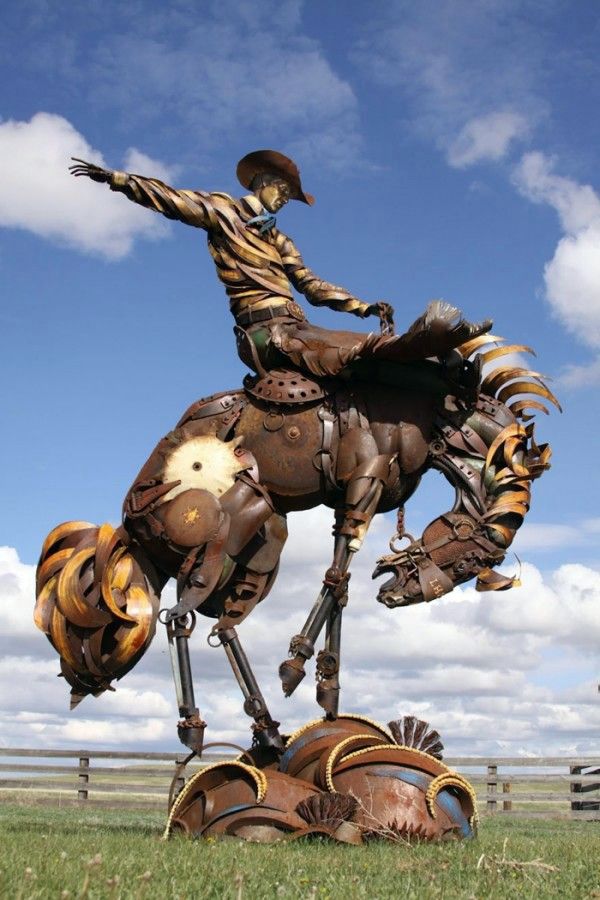 Deco sculptures by the designer John Lopez Deco sculptures by the designer John Lopez