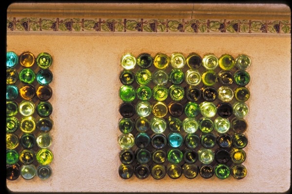 26 craft ideas for DIY projects from wine bottles