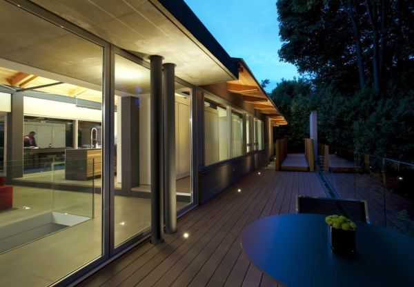 Modern house in the countryside - Southlands Residence in Vancouver offers with nature united interiors