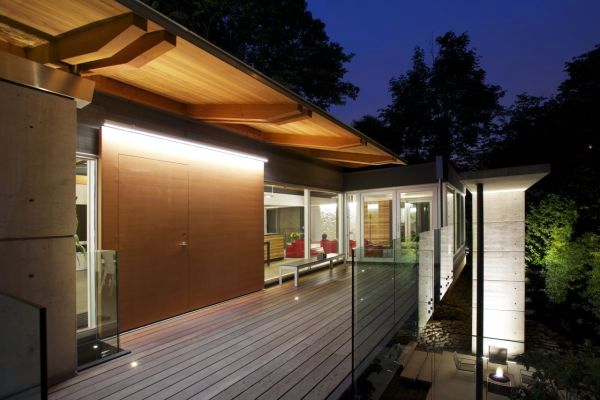Modern house in the countryside - Southlands Residence in Vancouver offers with nature united interiors