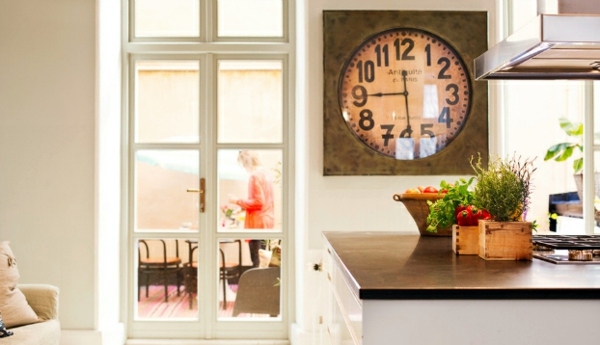 Scandinavian Interior Design with colorful touches - a little Shabby Chic and